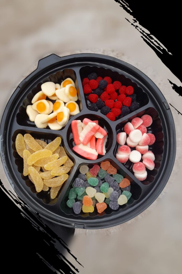 Bandeja de gomitas(Moritas,Frutilla y crema,Fantasias,Bananitas,Dientitos,Huevos fritos) - Imagen 1